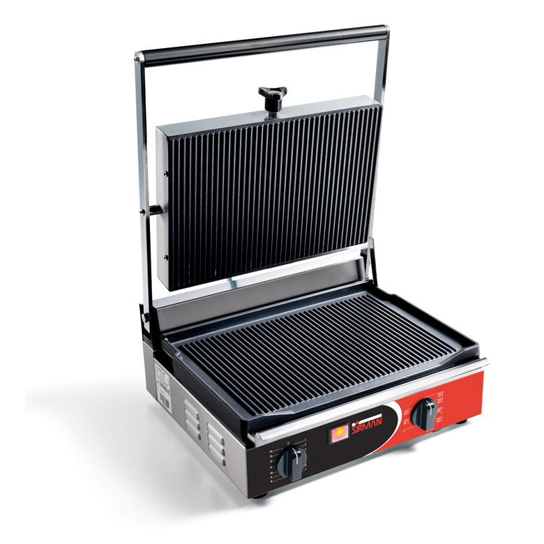 Sirman - CORT RR PS Adatta per cucinare qualsiasi tipo di carni, pesce, uova, verdure, formaggi, ovvero qualsiasi alimento portato alla cottura su piastra; ideale per toast farciti, panini caldi di vario spessore e dimensione. Facile da maneggiare e da po